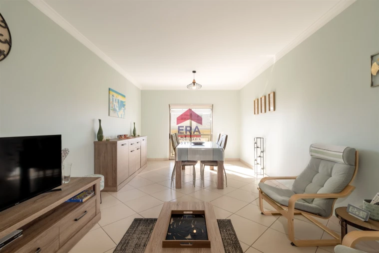 Apartamento T0 para Venda em Quelfes