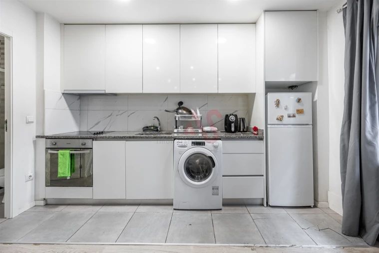 Prédio para Venda em Oliveira, São Paio e São Sebastião Foto 17