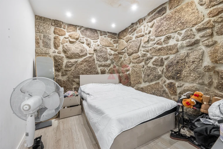 Prédio para Venda em Oliveira, São Paio e São Sebastião Foto 22