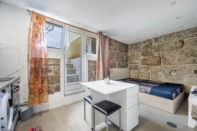 Prédio para Venda em Oliveira, São Paio e São Sebastião Foto 5