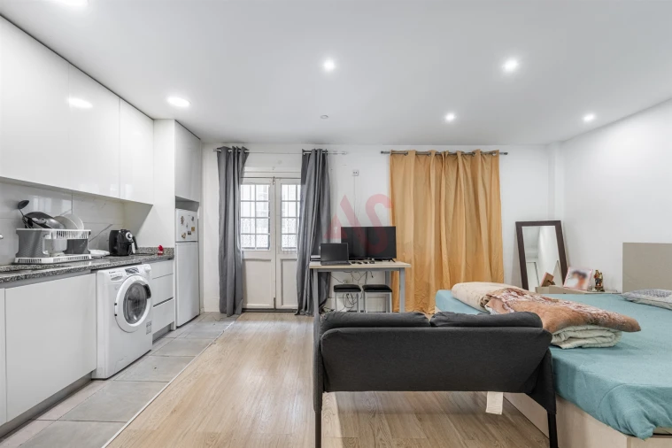 Prédio para Venda em Oliveira, São Paio e São Sebastião Foto 14