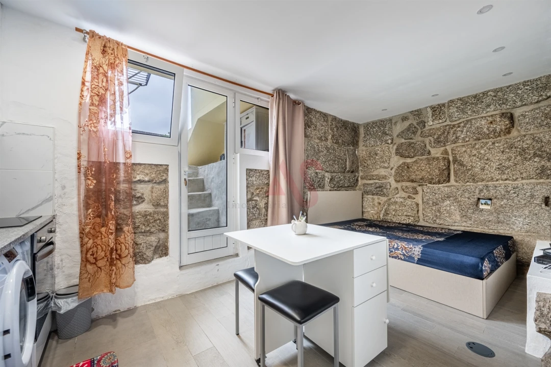 Prédio para Venda em Oliveira, São Paio e São Sebastião Foto 5