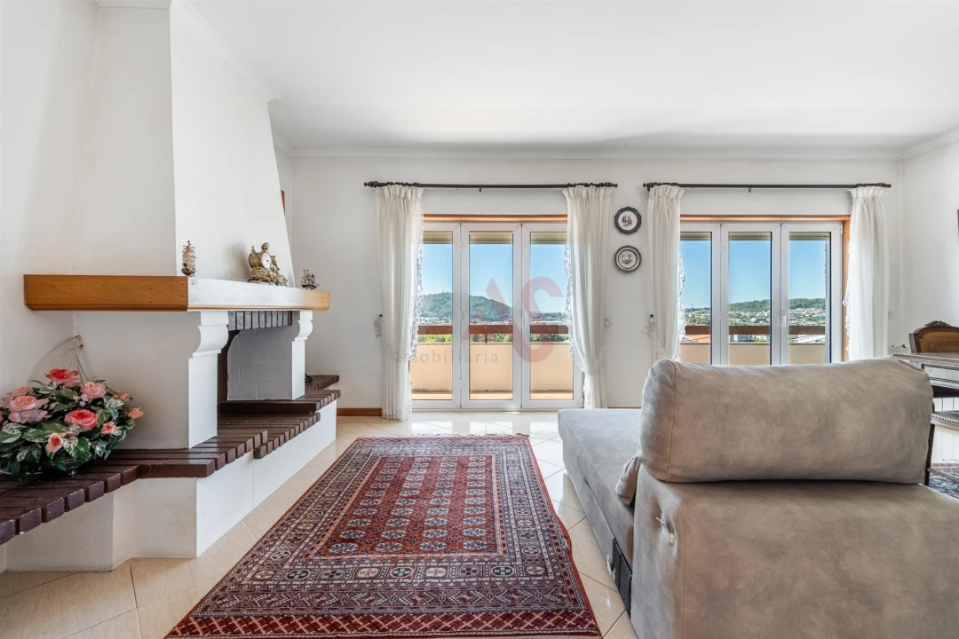 Moradia T5 para Venda em Caldas de Vizela (São Miguel e São João) Foto 5