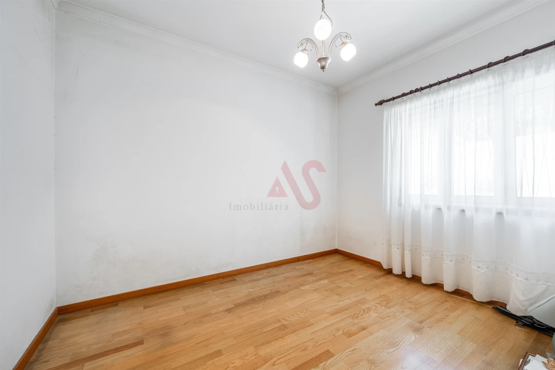 Moradia T5 para Venda em Caldas de Vizela (São Miguel e São João) Foto 14