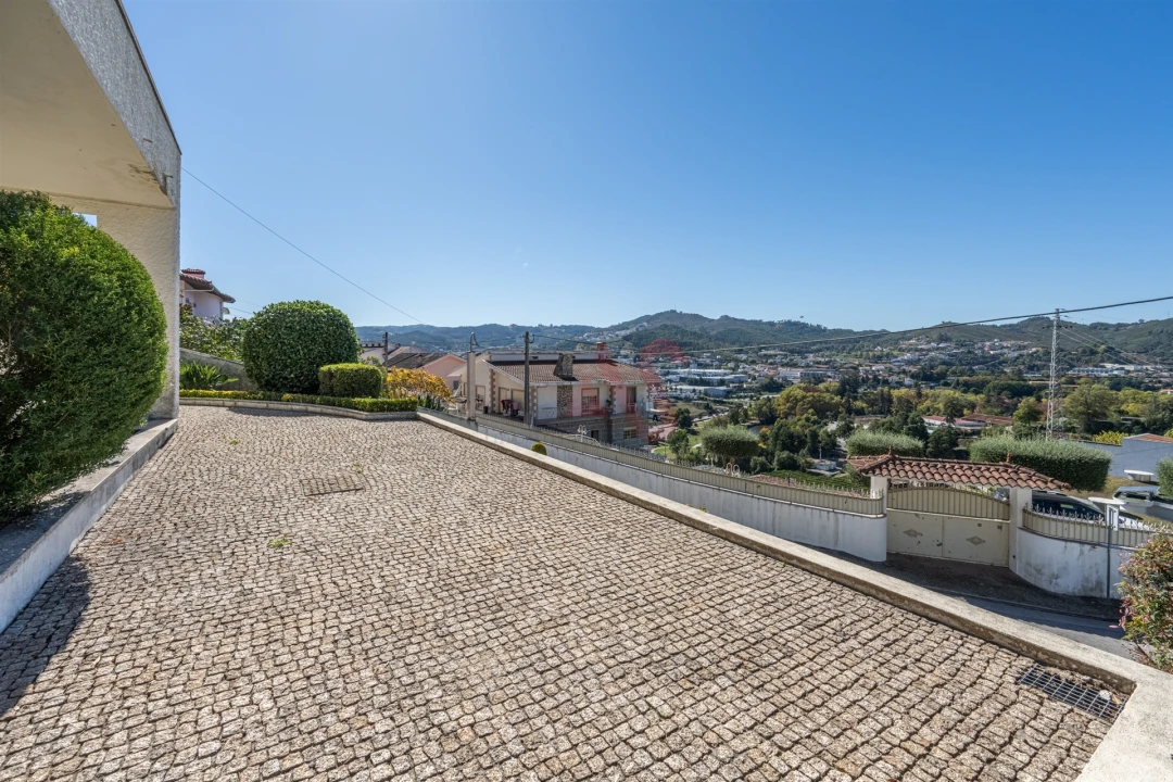 Moradia T5 para Venda em Caldas de Vizela (São Miguel e São João) Foto 33