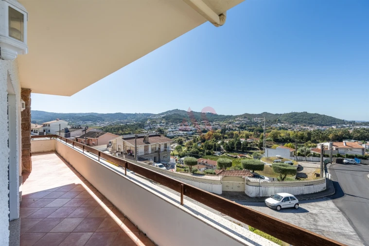 Moradia T5 para Venda em Caldas de Vizela (São Miguel e São João) Foto 29