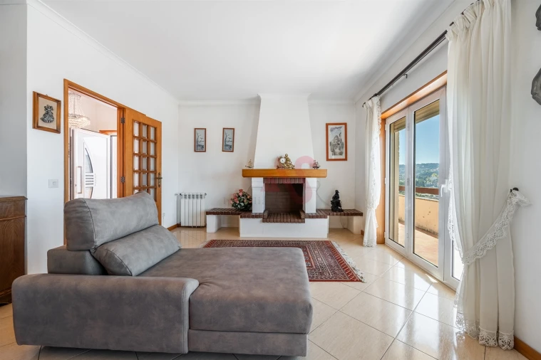 Moradia T5 para Venda em Caldas de Vizela (São Miguel e São João) Foto 3