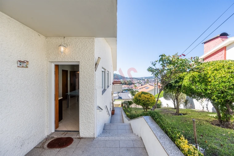 Moradia T5 para Venda em Caldas de Vizela (São Miguel e São João) Foto 9