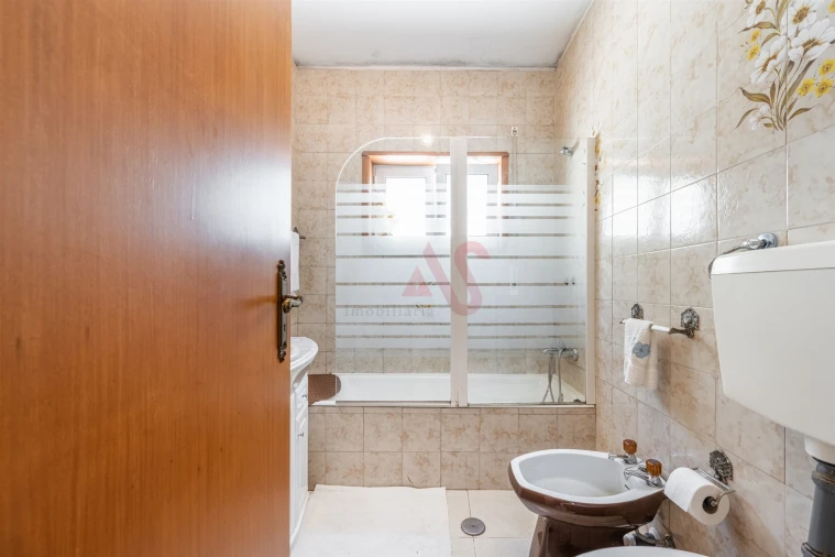 Moradia T5 para Venda em Caldas de Vizela (São Miguel e São João) Foto 17