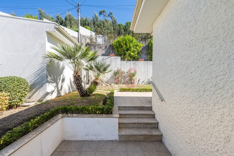 Moradia T5 para Venda em Caldas de Vizela (São Miguel e São João) Foto 10