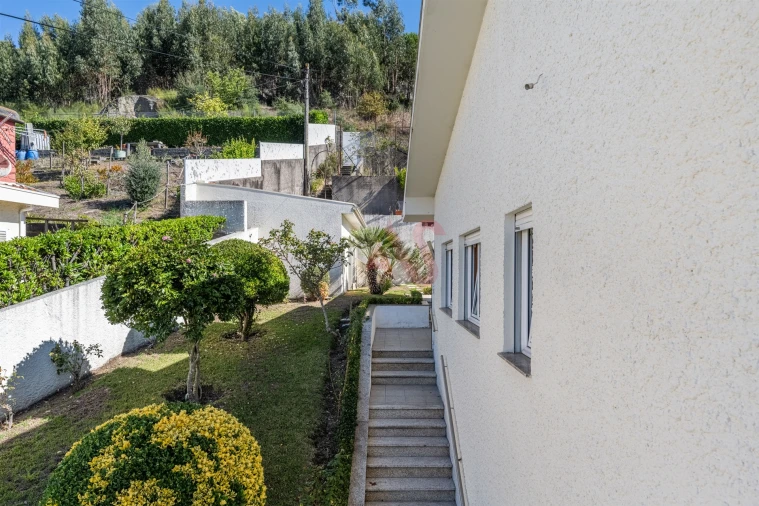 Moradia T5 para Venda em Caldas de Vizela (São Miguel e São João) Foto 30