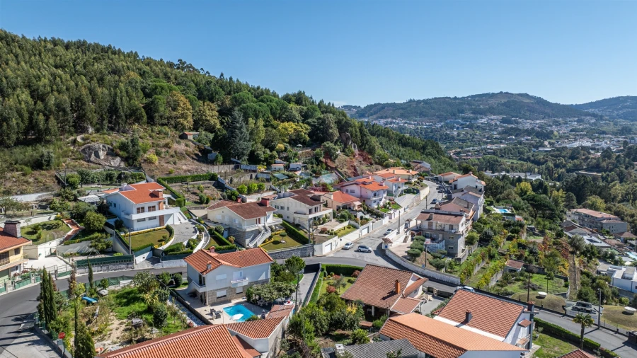 Moradia T5 para Venda em Caldas de Vizela (São Miguel e São João) Foto 39