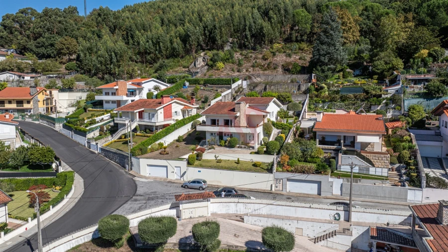 Moradia T5 para Venda em Caldas de Vizela (São Miguel e São João) Foto 35