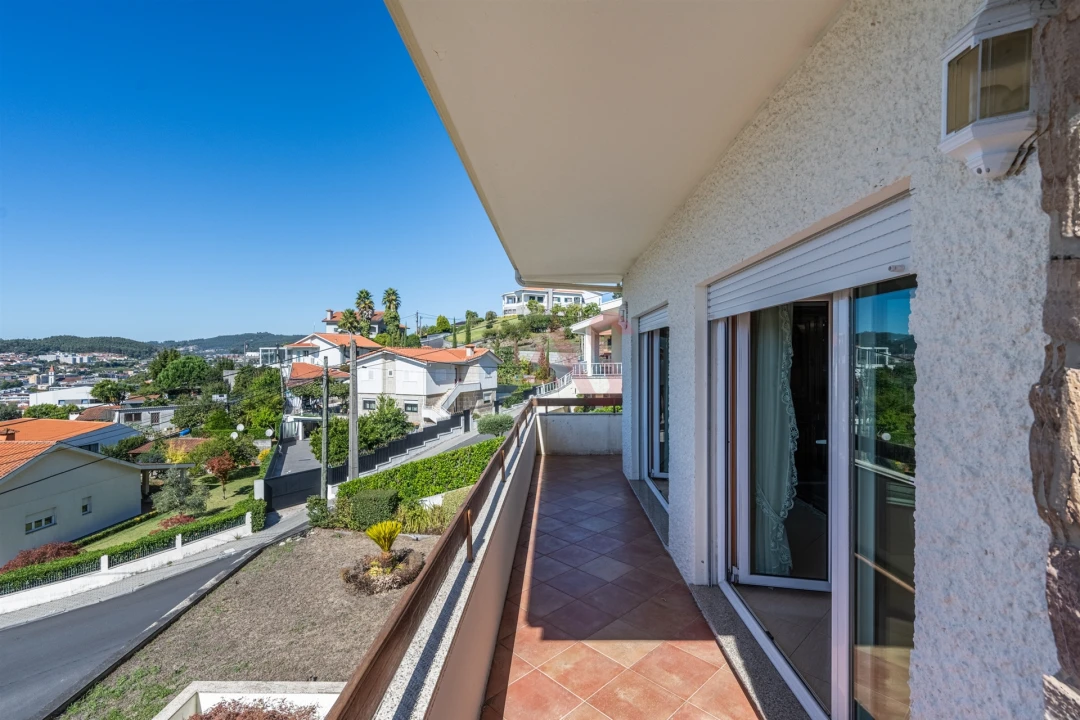 Moradia T5 para Venda em Caldas de Vizela (São Miguel e São João) Foto 31