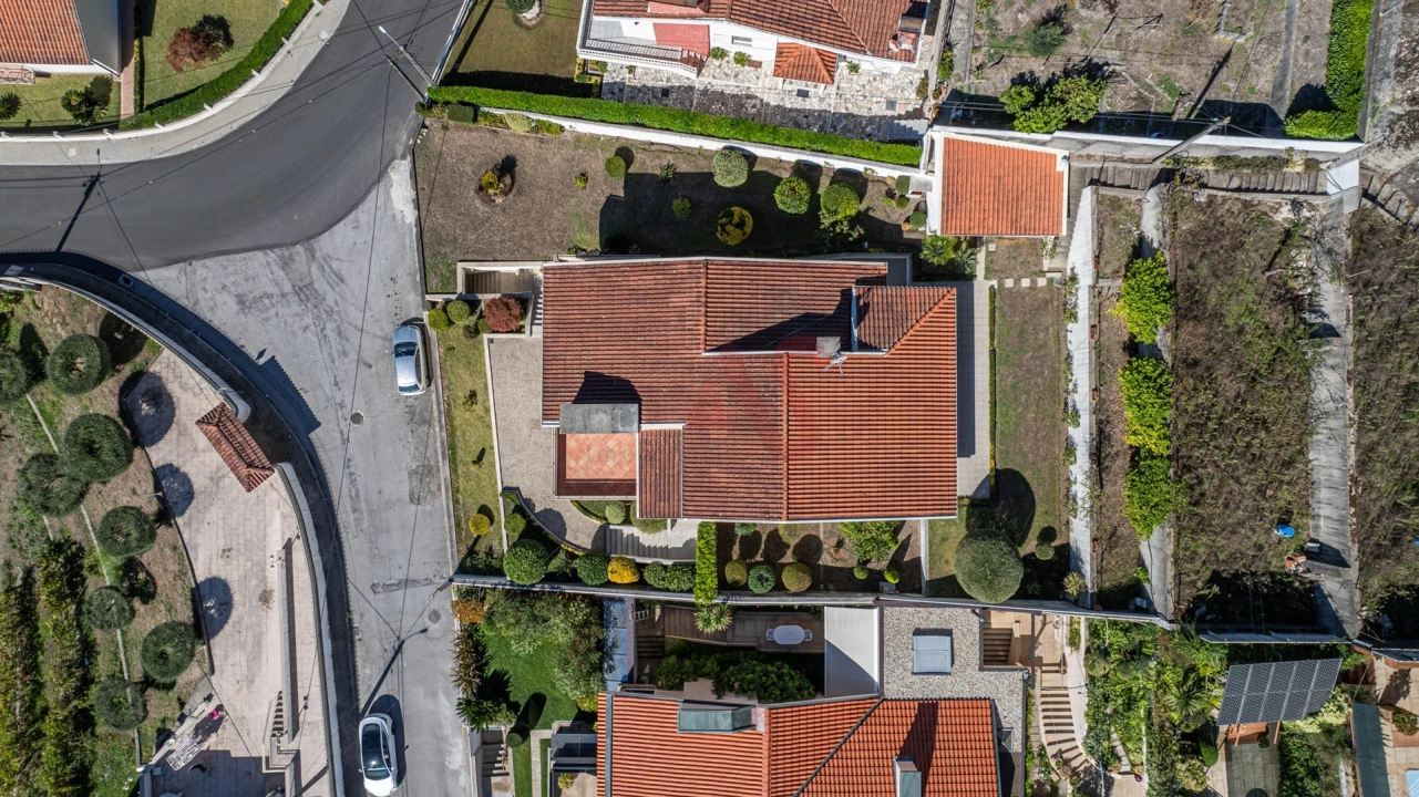 Moradia T5 para Venda em Caldas de Vizela (São Miguel e São João) Foto 36