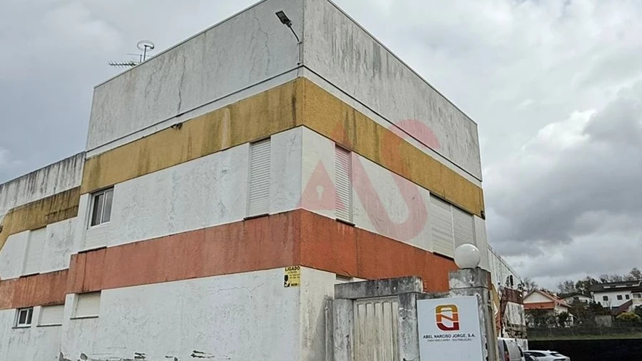 Armazém para Venda em Seixas