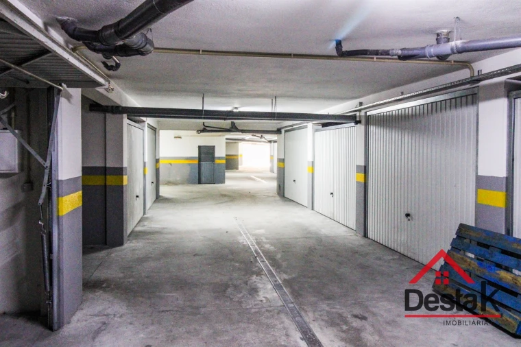 Garagem para Venda em São Pedro do Sul, Várzea e Baiões Foto 3