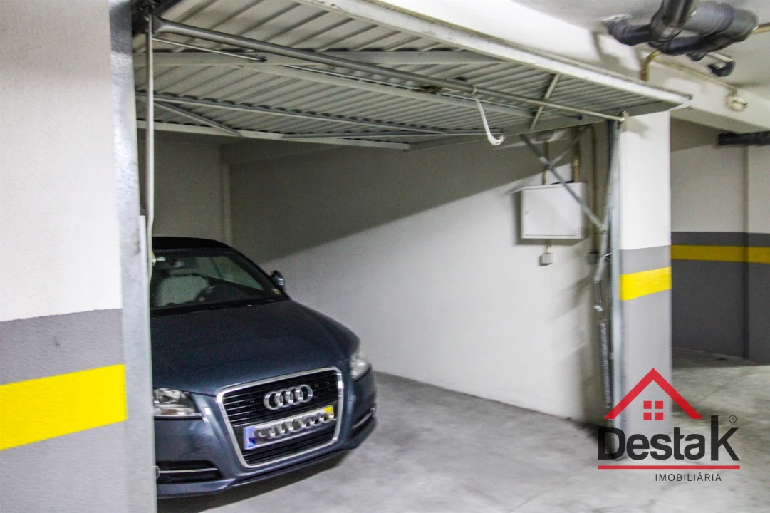 Garagem para Venda em São Pedro do Sul, Várzea e Baiões Foto 1