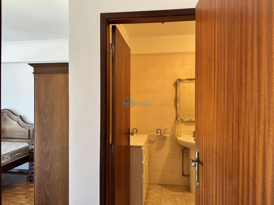 Apartamento T3 para Arrendamento em Nossa Senhora da Conceição, São Pedro e São Dinis Foto 22