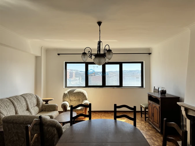 Apartamento T3 para Arrendamento em Nossa Senhora da Conceição, São Pedro e São Dinis Foto 9