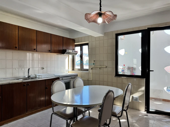 Apartamento T3 para Arrendamento em Nossa Senhora da Conceição, São Pedro e São Dinis Foto 6