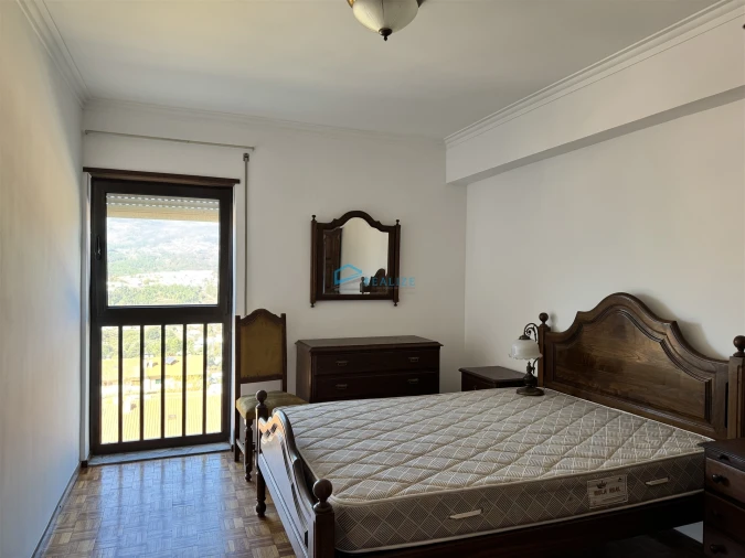 Apartamento T3 para Arrendamento em Nossa Senhora da Conceição, São Pedro e São Dinis Foto 25