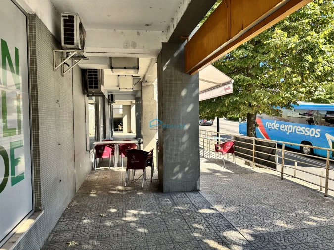 Apartamento T3 para Arrendamento em Nossa Senhora da Conceição, São Pedro e São Dinis Foto 28