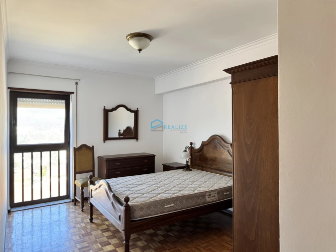 Apartamento T3 para Arrendamento em Nossa Senhora da Conceição, São Pedro e São Dinis Foto 24