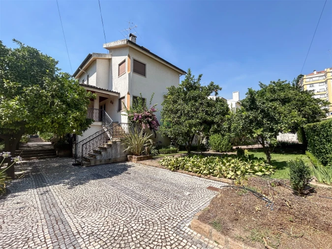 Moradia T6 para Venda em Castelo Branco Foto 40