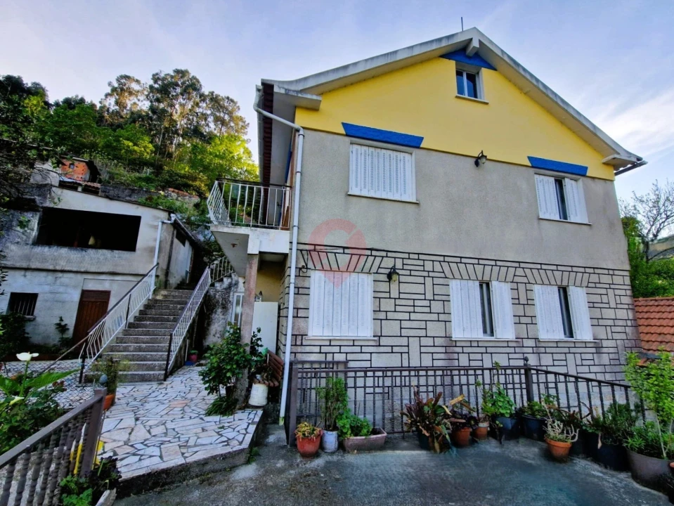 Moradia T4 para Venda em Cristoval Foto 4