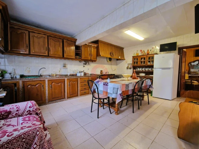 Moradia T4 para Venda em Cristoval Foto 5