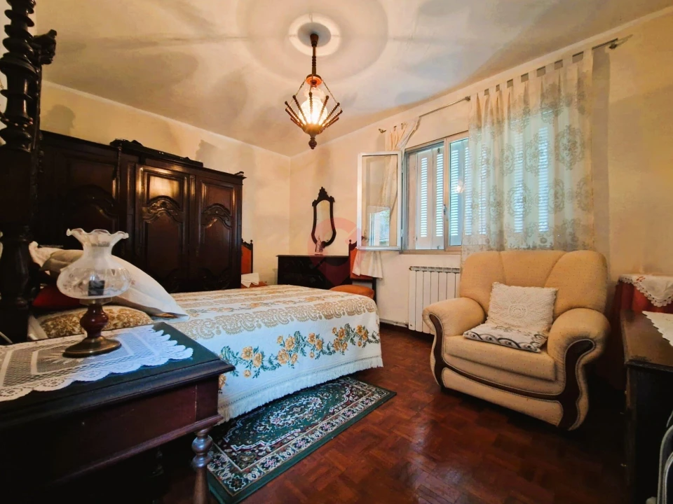 Moradia T4 para Venda em Cristoval Foto 16