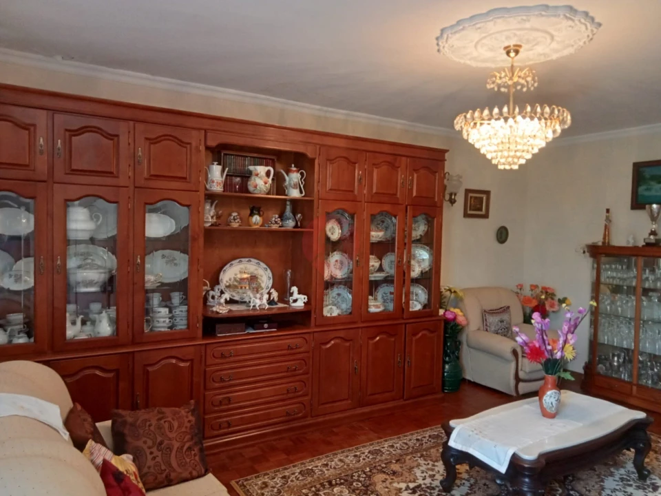 Moradia T4 para Venda em Cristoval Foto 5