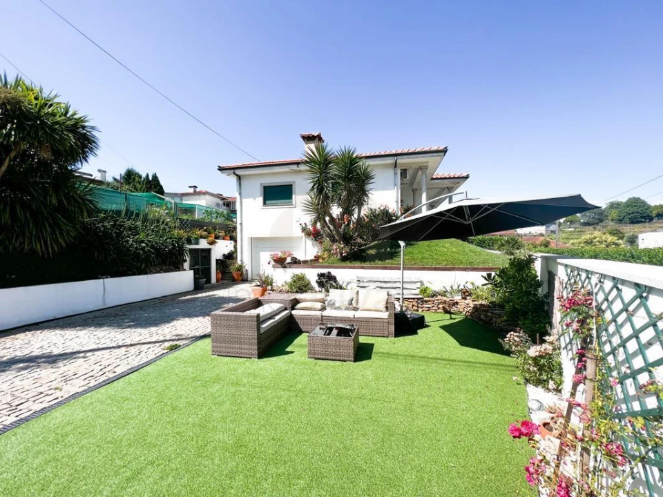 Moradia T3 para Venda em Idães Foto 1