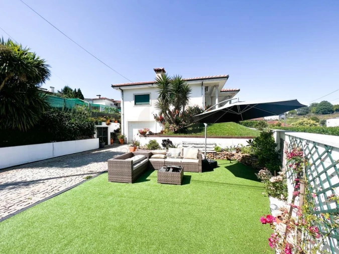 Moradia T3 para Venda em Idães Foto 1