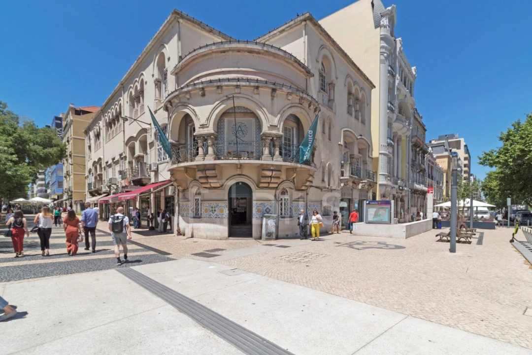 Loja para Arrendamento em Avenidas Novas Foto 19