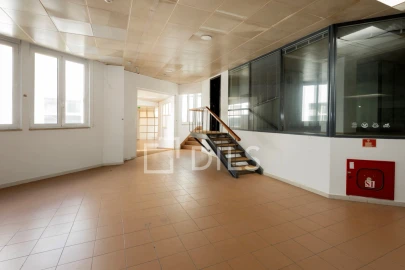 Loja para Arrendamento em Avenidas Novas