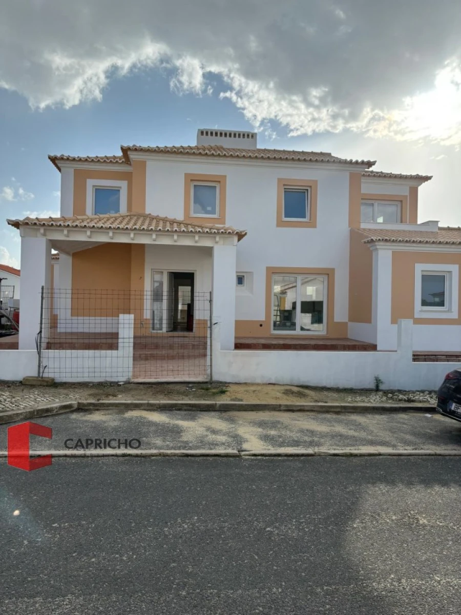 Moradia T3 para Venda em Porto Covo Foto 2