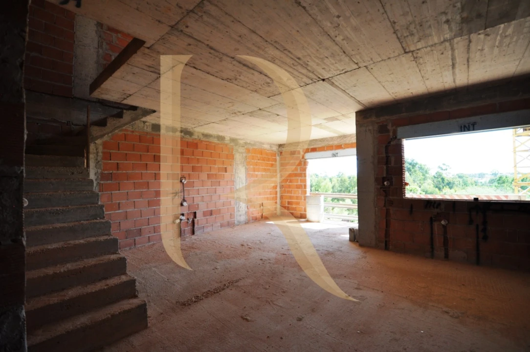 Apartamento T5 para Venda em Corroios Foto 1