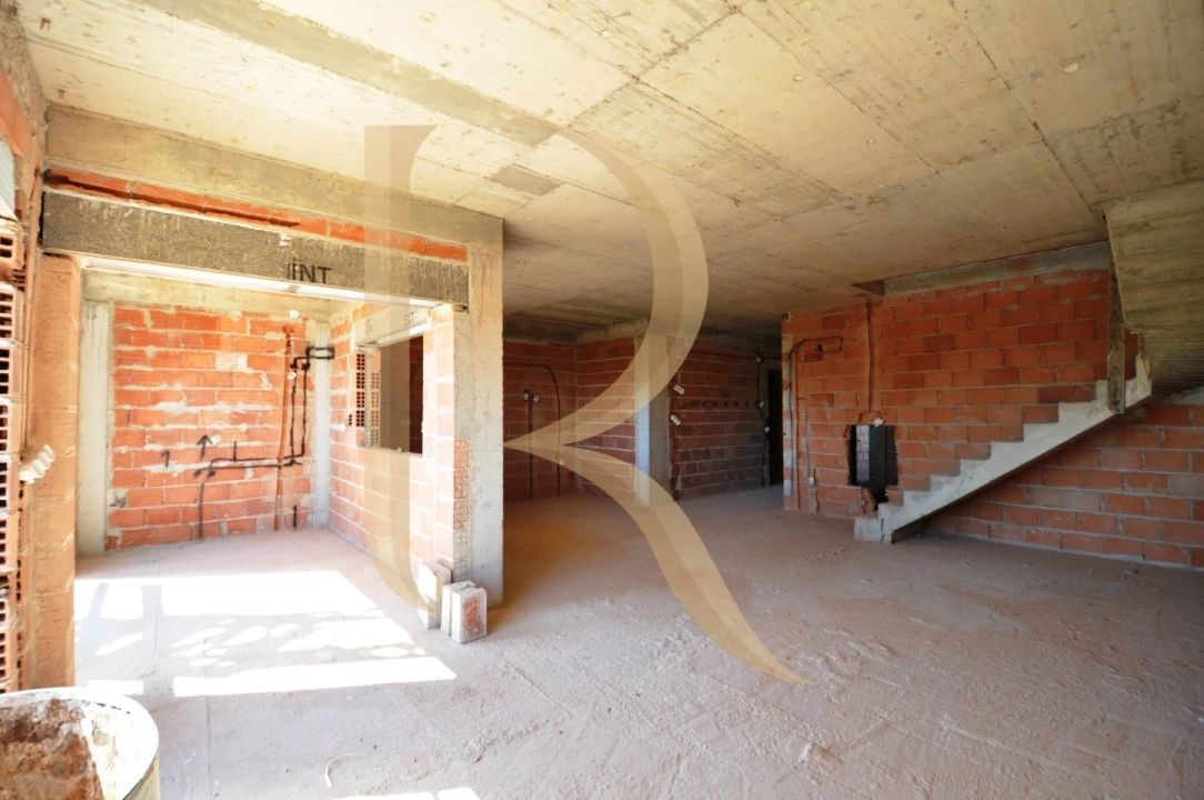 Apartamento T5 para Venda em Corroios Foto 2