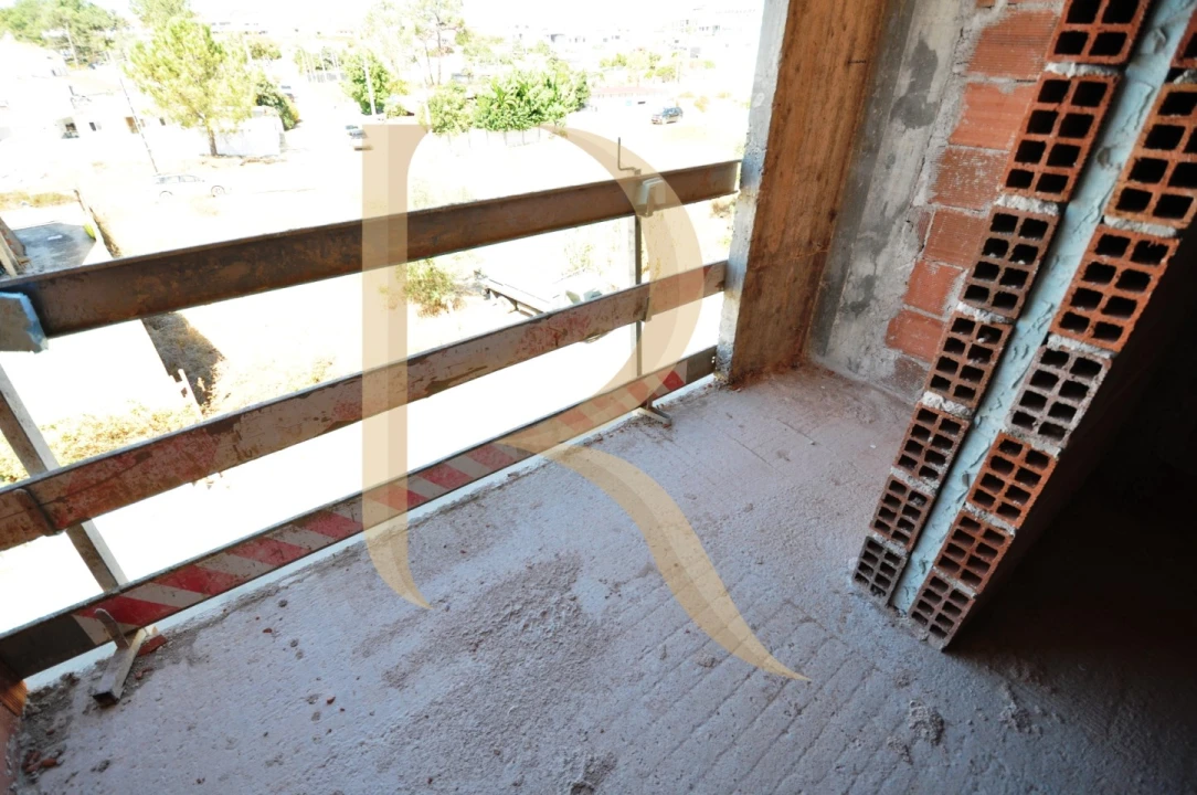 Apartamento T5 para Venda em Corroios Foto 8