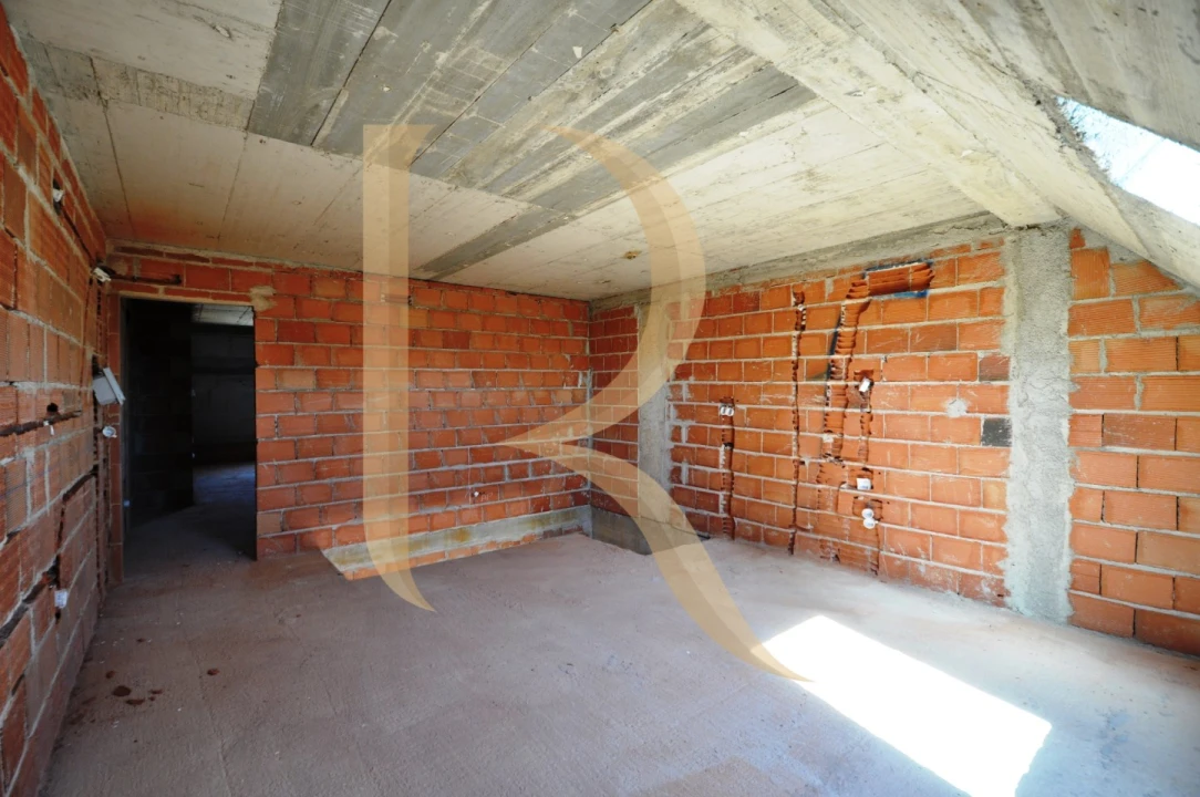 Apartamento T5 para Venda em Corroios Foto 16