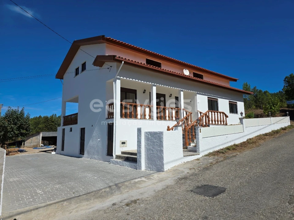 Moradia T3 para Venda em Tabua Foto 3