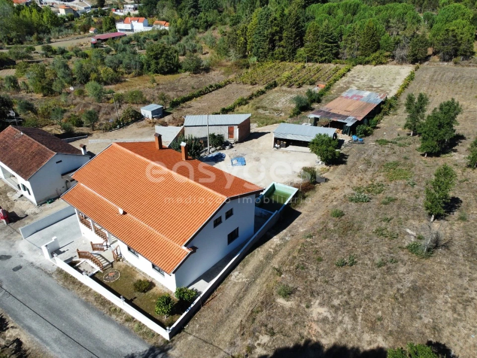 Moradia T3 para Venda em Tabua Foto 21