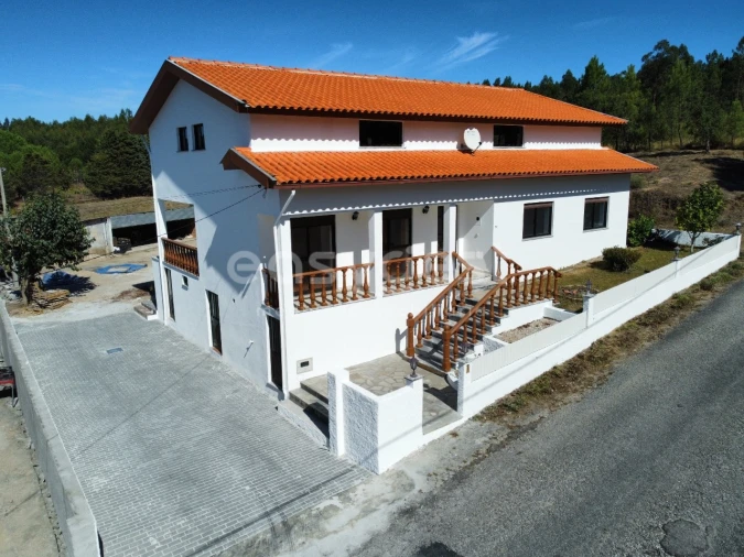 Moradia T3 para Venda em Tabua Foto 1