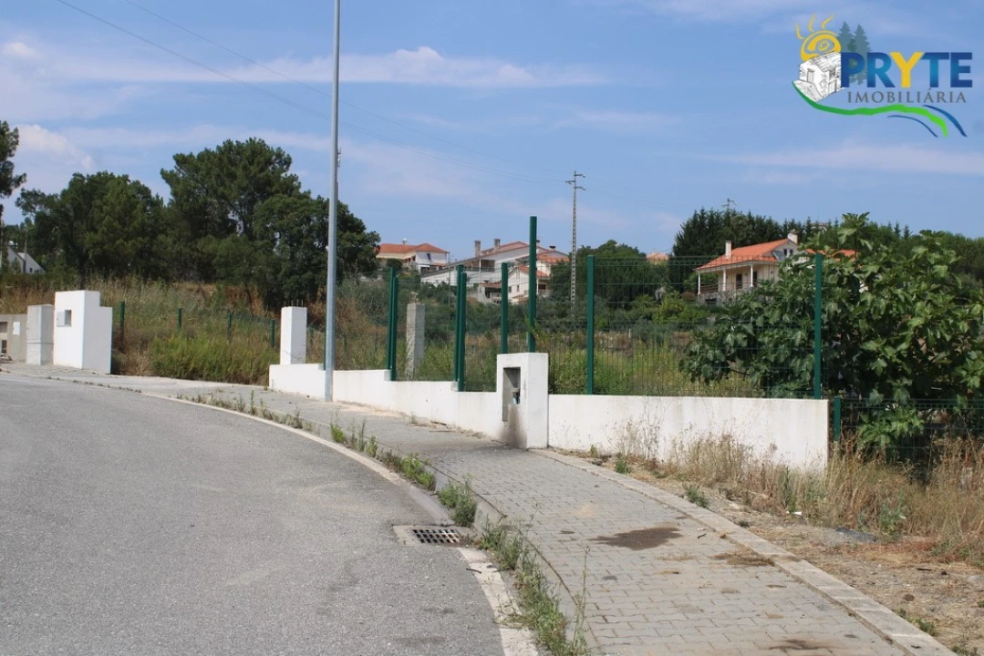 Terreno Comércio / Armazém para Venda em Cardigos Foto 5