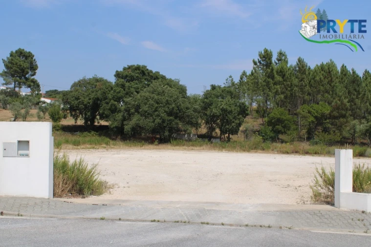Terreno Comércio / Armazém para Venda em Cardigos Foto 1