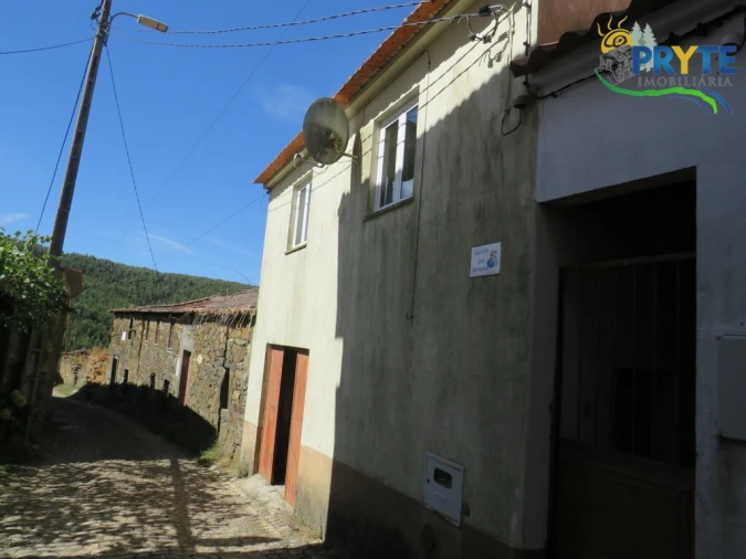 Moradia T2 para Venda em Alvaro