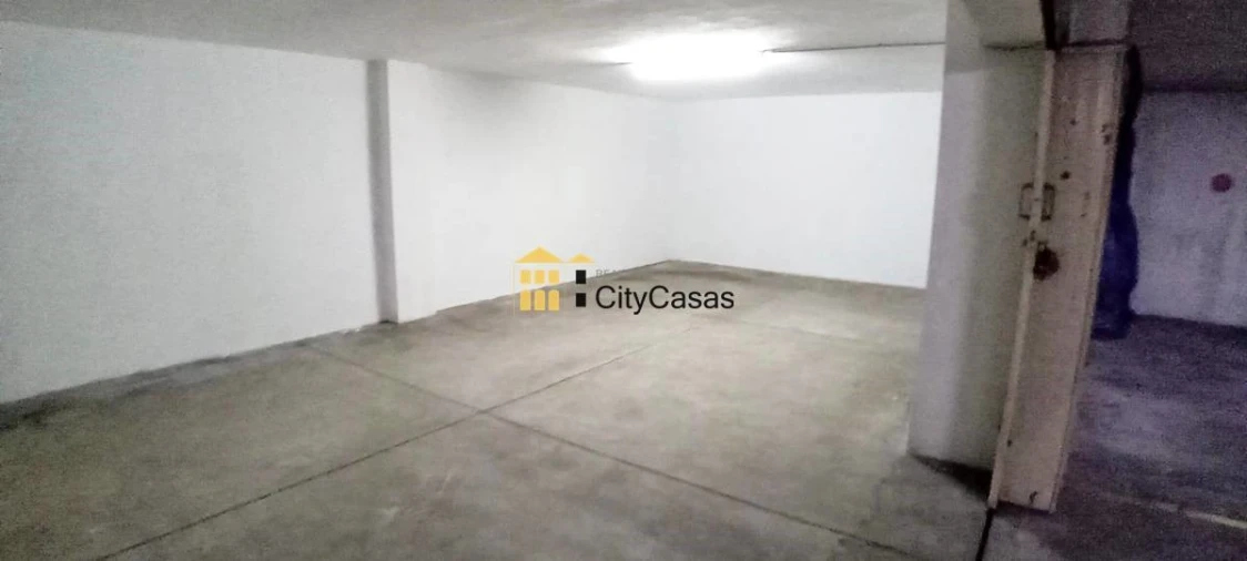 Garagem para Venda em Aguas Santas Foto 2