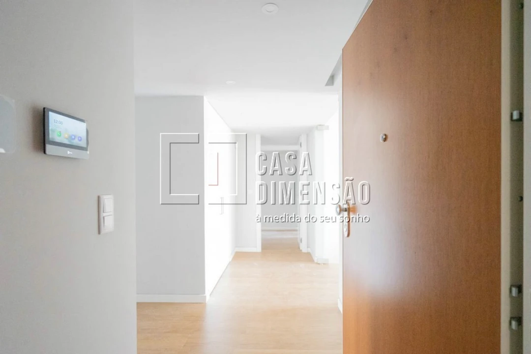 Apartamento T3 para Venda em Carcavelos e Parede Foto 2
